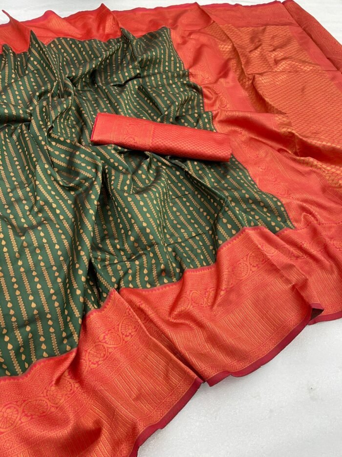 Stunning Dark Green Silk Saree 3