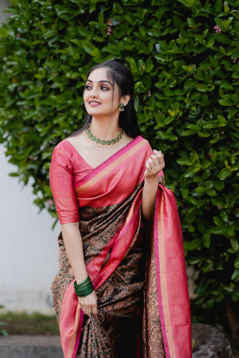 Banarasi Silk Saree Dark Green - Image 3