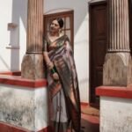 dark-green-banarasi-silk-sarees
