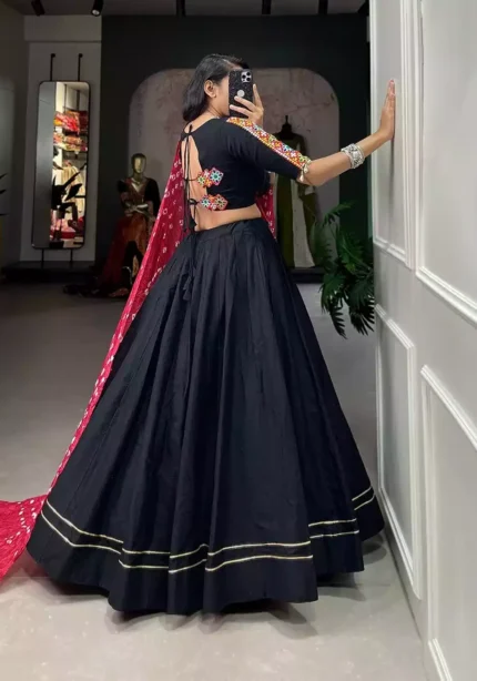 plain-cotton-navratri-chaniya-choli-black-back-latest-navratri-collection-2023-bella-signora