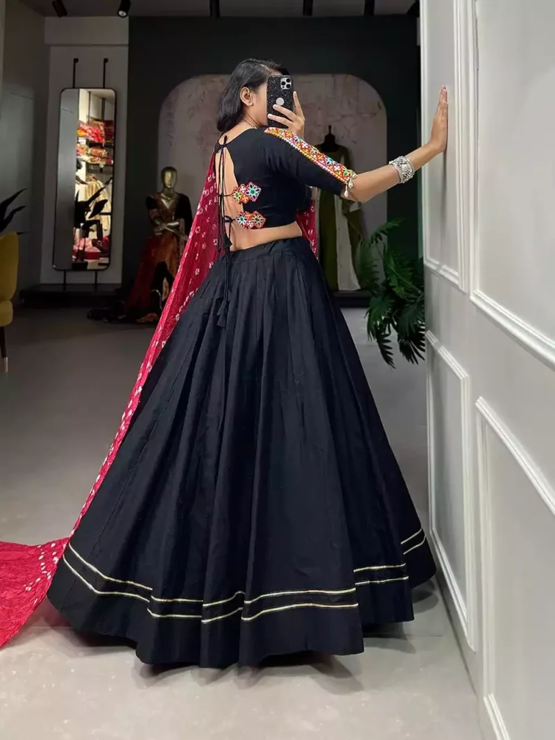 plain-cotton-navratri-chaniya-choli-black-back-latest-navratri-collection-2023-bella-signora