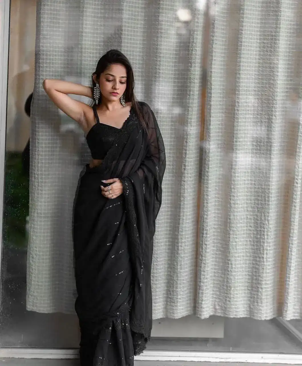 Faux Georgette Black Saree Worn By Priyanka Chopra