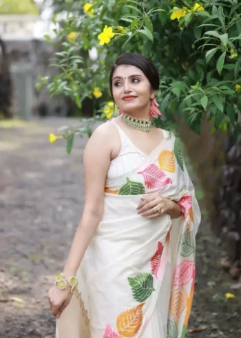 Leaf Pattern Zari Woven Banarasi Silk Saree