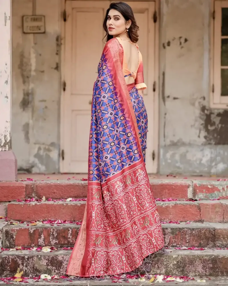 Soft Ivory Stunning Peacock Floral Digital Printed Silk Saree