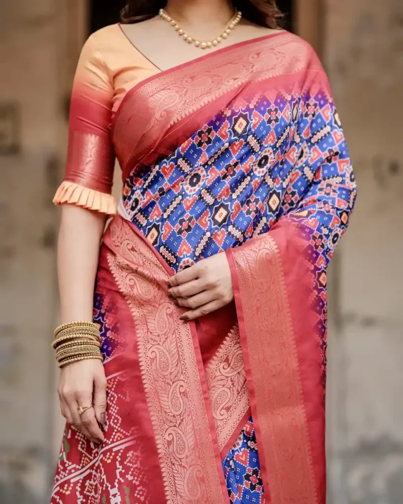 Soft Ivory Stunning Peacock Floral Digital Printed Silk Saree