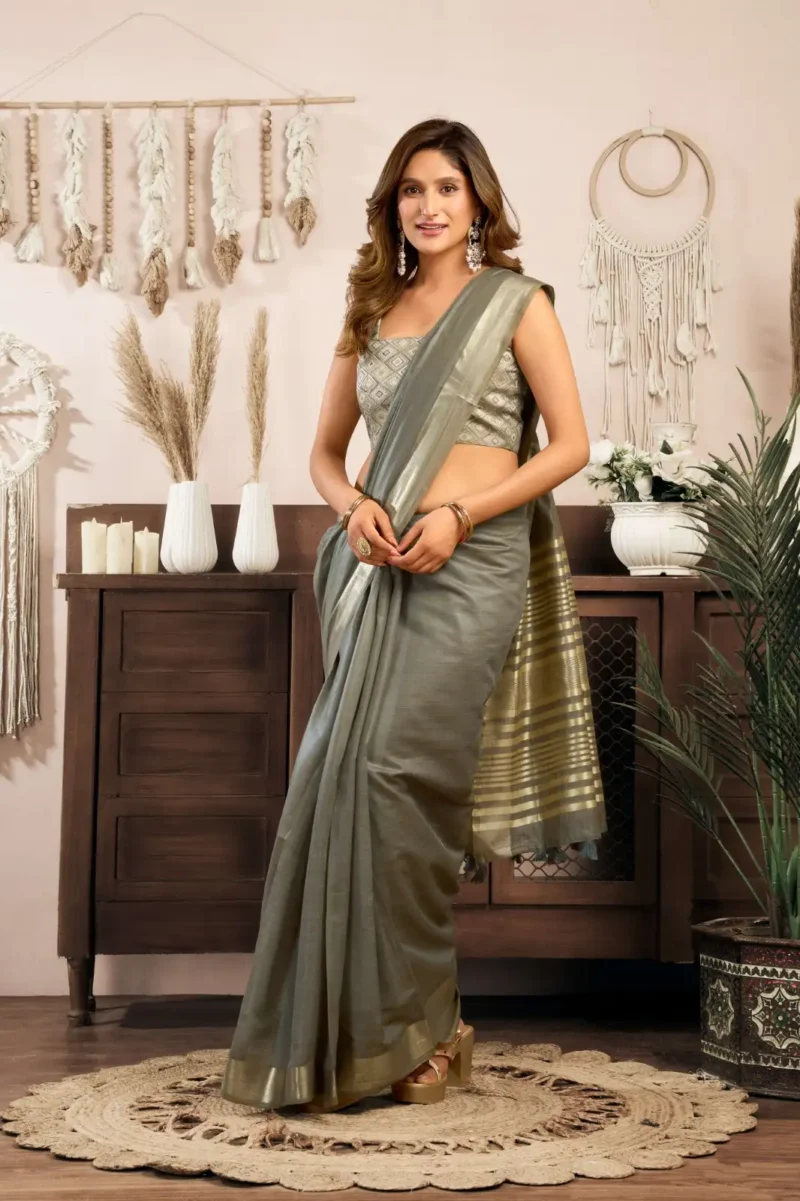 Grey Colour Khadi Cotton Saree with Brocade Blouse front look