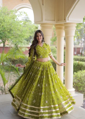 Bandhej Print Navratri Lehenga Choli with Dupatta & Gota Lace - Image 9
