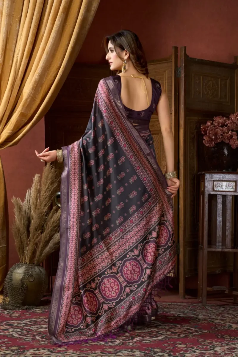 Black Colour Cluster Digital Printed Saree with Jacquard Border back side look