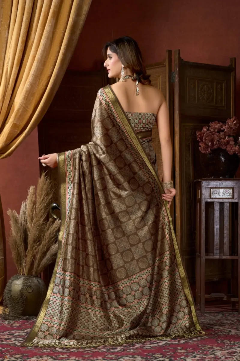Brown Colour Cluster Digital Printed Saree with Jacquard Border back design