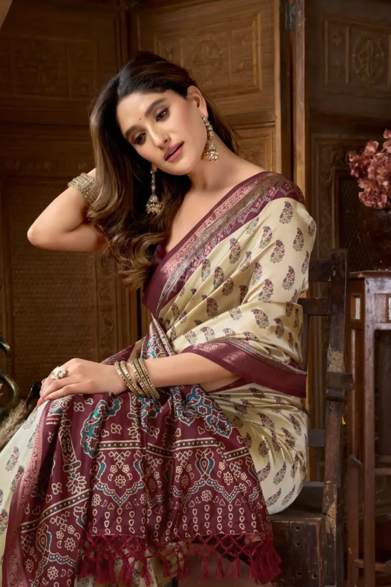 Cream Colour Cluster Digital Printed Saree with Jacquard Border close