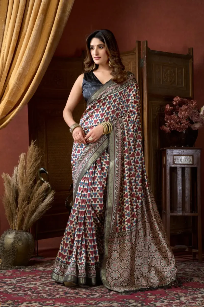 Off White Colour Cluster Digital Printed Saree with Jacquard Border front look