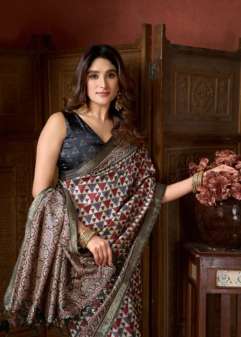 Off White Colour Cluster Digital Printed Saree with Jacquard Border close look