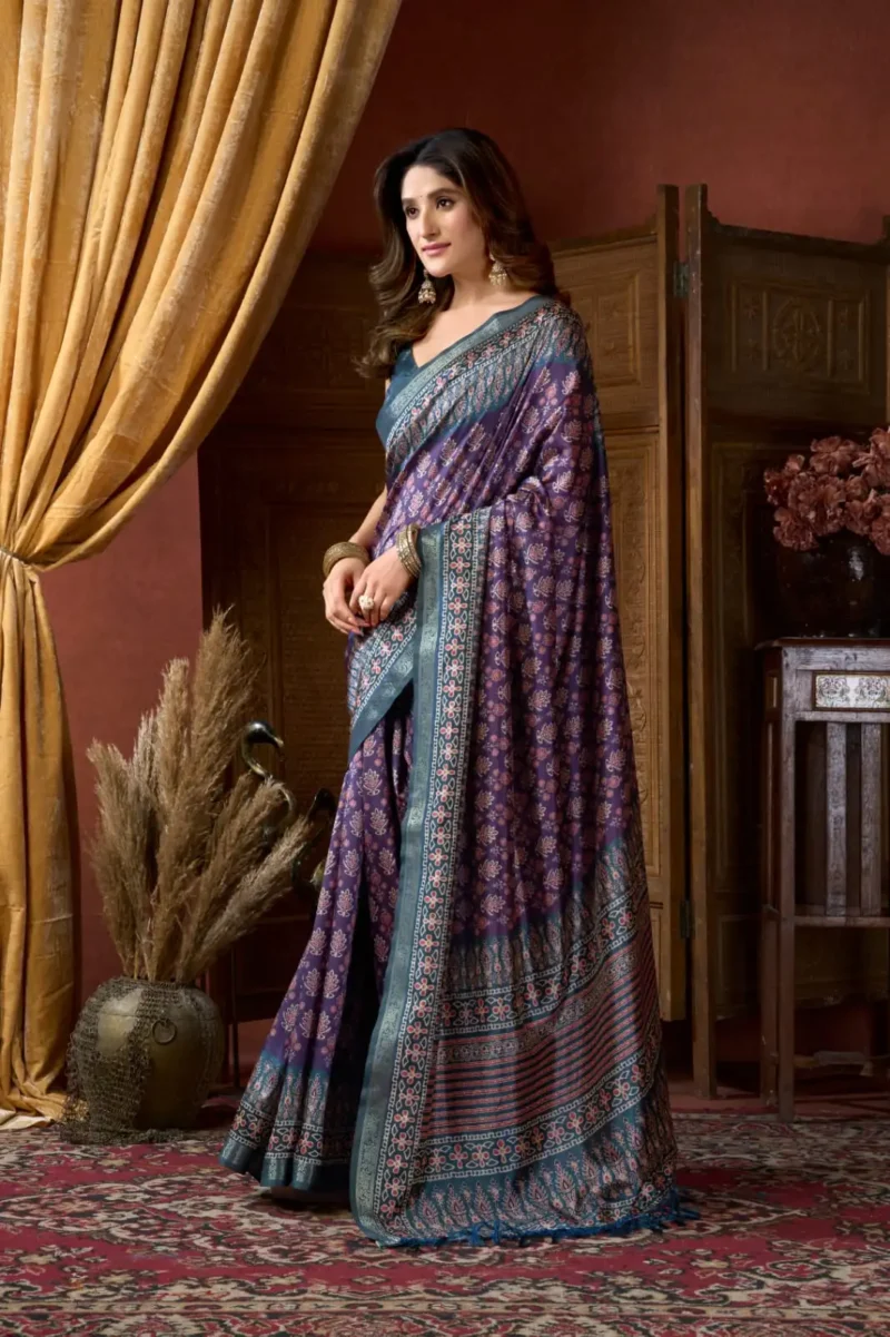 Purple Colour Cluster Digital Printed Saree with Jacquard Border side look