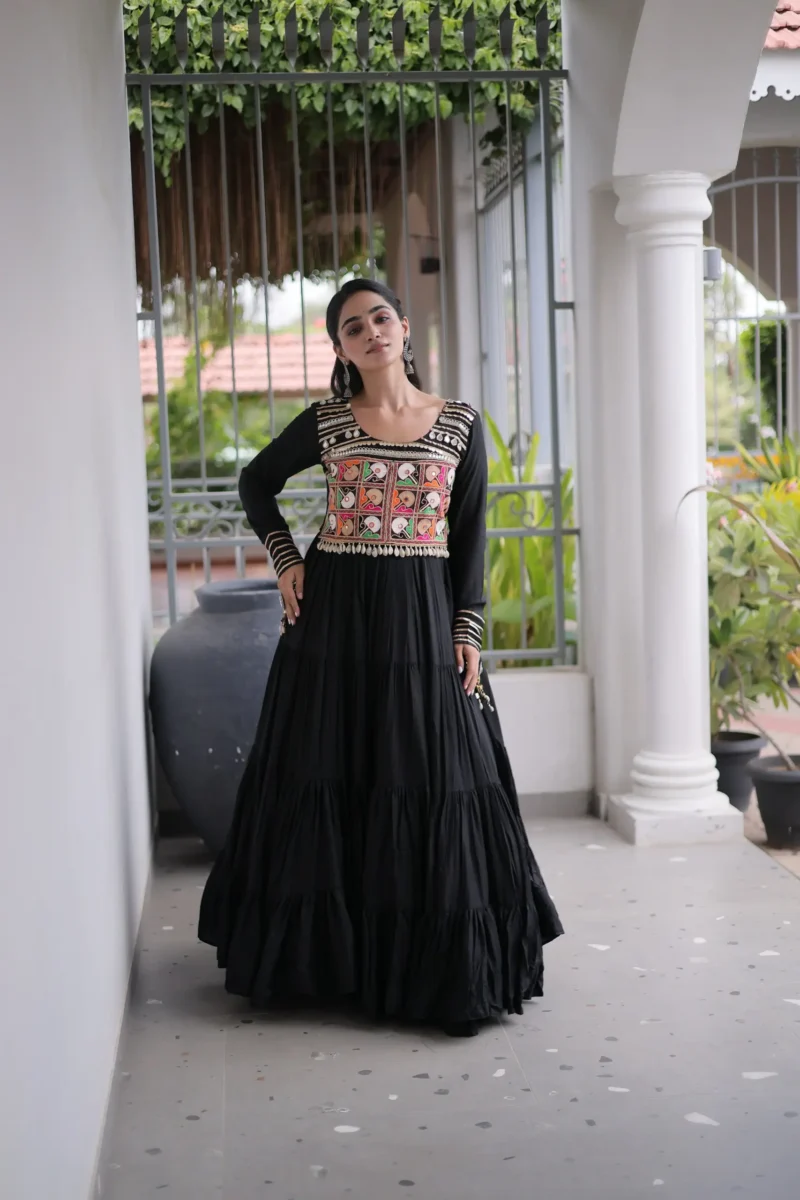 Black Colour Kutchi Gamthi Mirror Work Navratri Gown with 12 Meter Flair front look