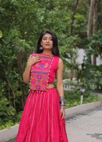 Pink Roman Gota Patti Kutchi Mirror Navratri Lehenga close look