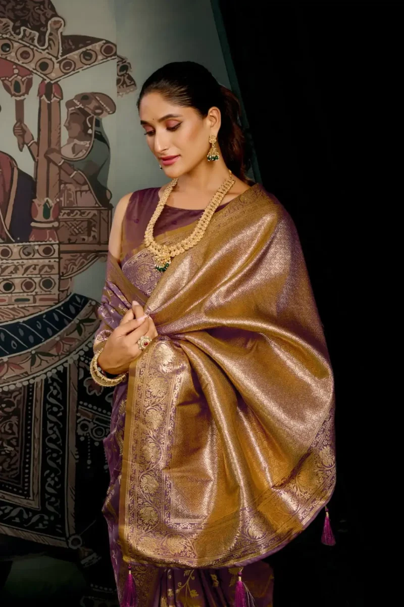 Pinkish Brown Colour Premium Soft Silk Wedding Saree with Jhallar close look