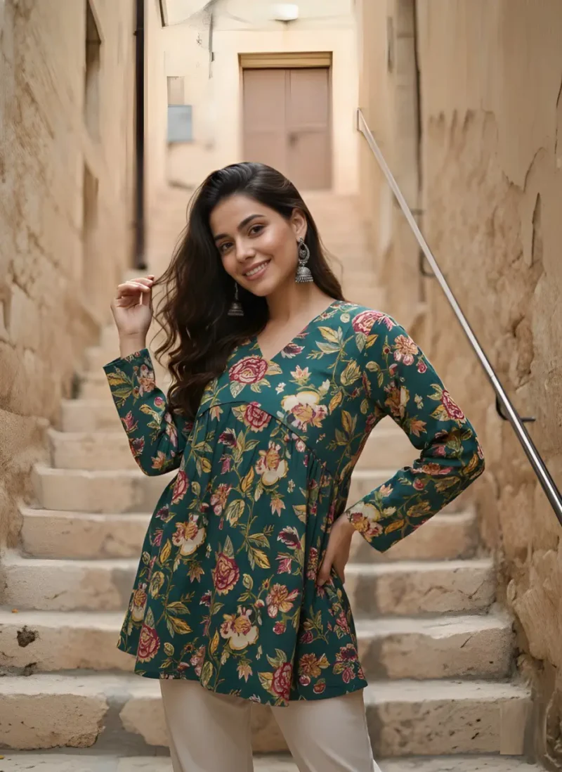 Women's Green Cotton Printed Tunic Top close