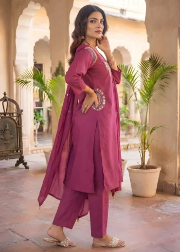 Women's Rani Pink 60-60 Cotton Kurta Pant Set with Dupatta side design